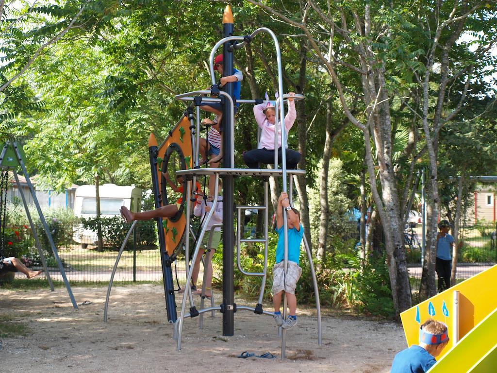 Camping La Brande Le Château-dʼOléron Exteriér fotografie
